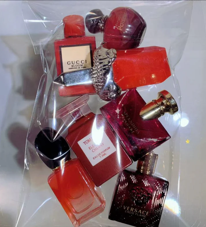 Bag of Red/Pink/White/Blue/Green /Black Mini Perfumes